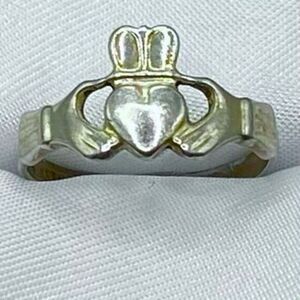 AAL# Sterling 925 Silver Ring Sz 6 “Heart in His Hands”